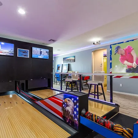 Magic 14-Bedroom Home Perfect For An Incredible Stay For Up To 28 People
